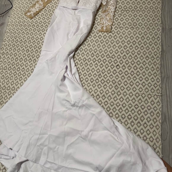 Wedding Dress - Picture 6 of 10